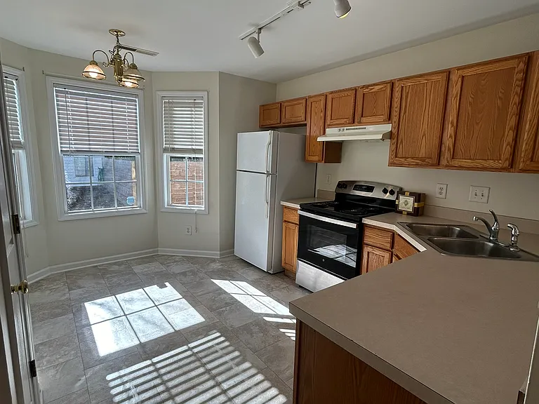 2707 Stadium Dr — Photo 5