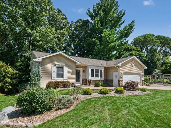 5880 Edajean Ridge Dr NE, Comstock Park, MI 49321