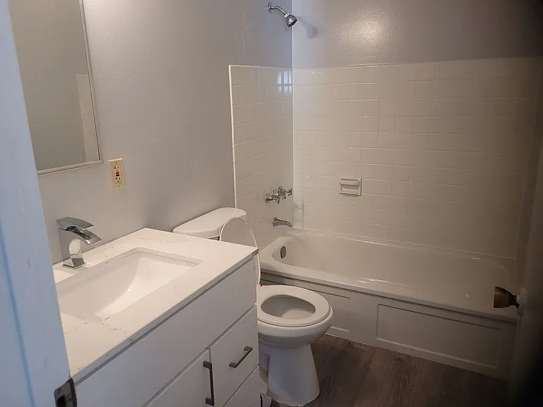 260 Lee St — Photo 8