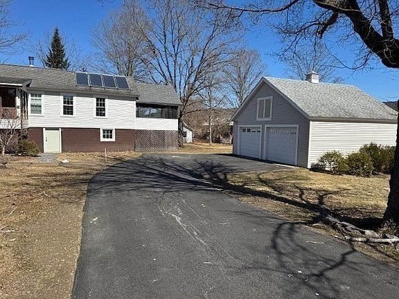 5th image of 46 Maple St