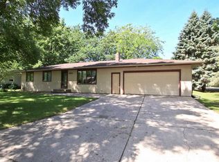 924 Keith St SW, Hutchinson, MN 55350