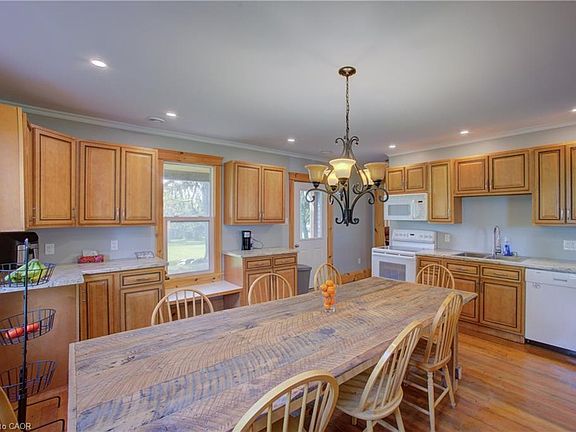 5th image of 86561 London Rd