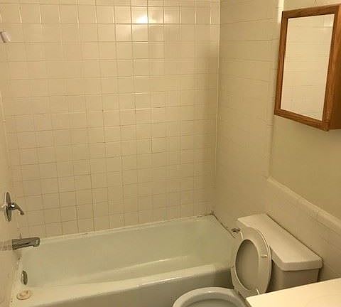 3rd image of 1219 N Storer Ave APT 68