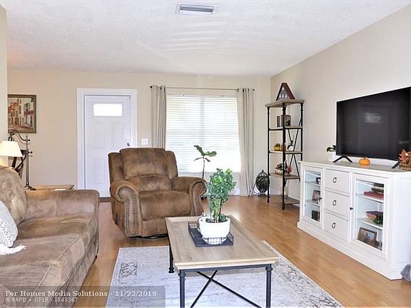 2nd image of 11451 NW 37th Pl