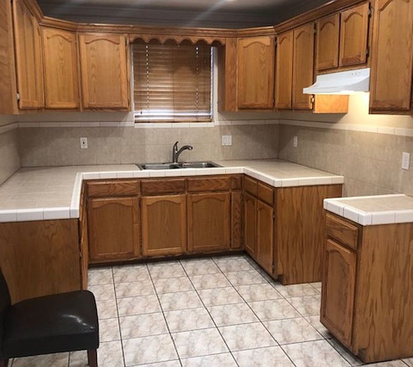 1st image of 4044 Louise St Unit 1