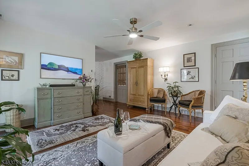 1 bed, 1.0 bath, 1000 sqft, $3,650 — Photo 2