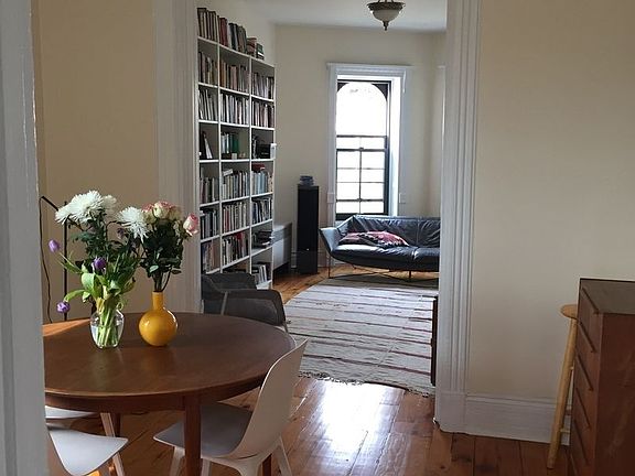 5th image of 380 4th St APT 4