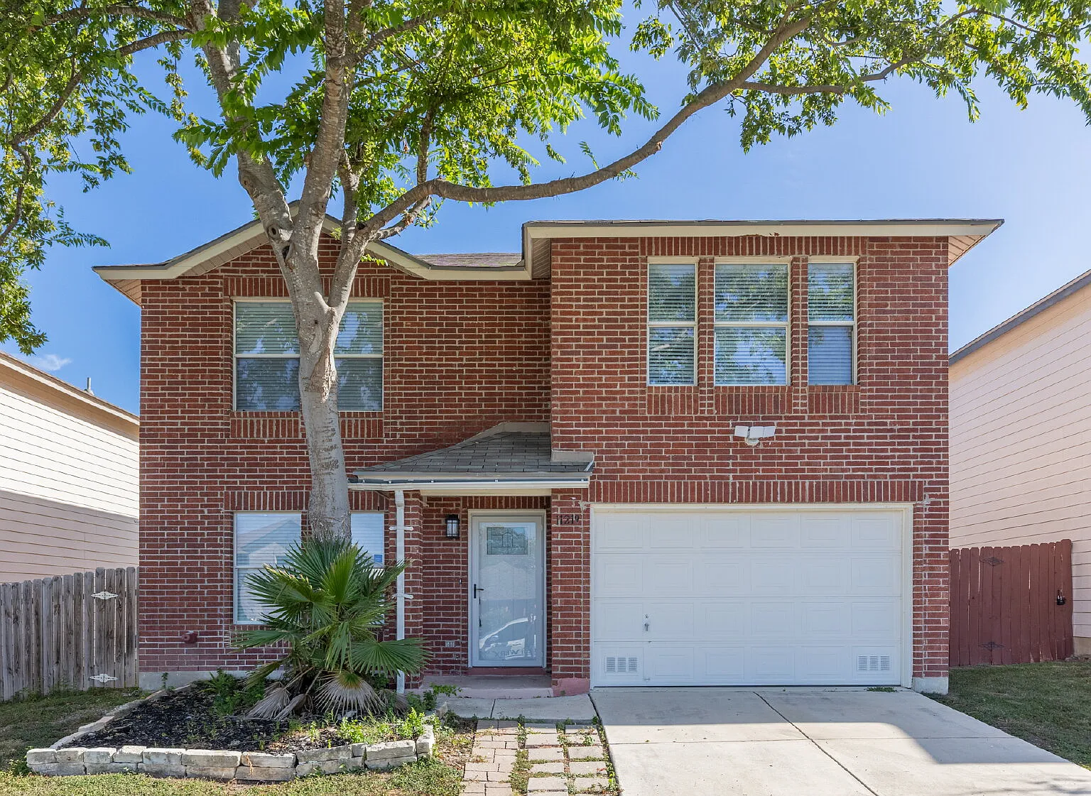 3 bed, 2.5 bath, 1582 sqft, $1,800 — Photo 1