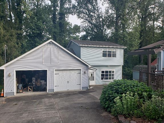 garage and apartment