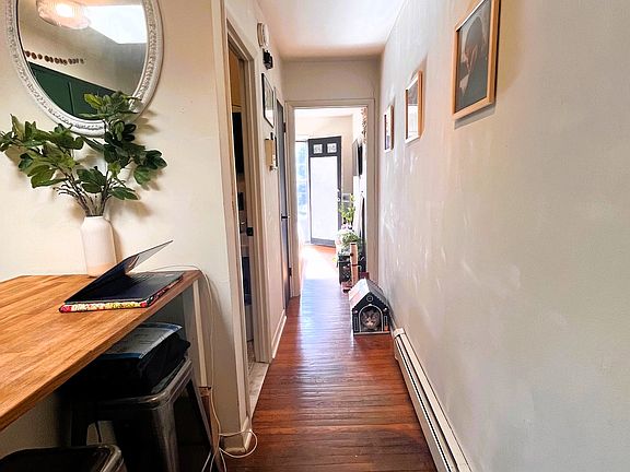 3rd image of 2208 Lombard St #2R