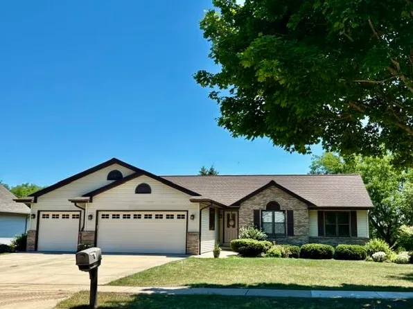 1000 Starlight Ln, Cottage Grove, WI 53527