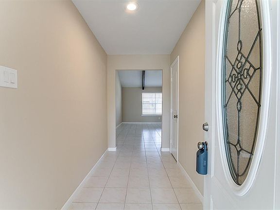 3rd image of 10418 Sagewillow Ln