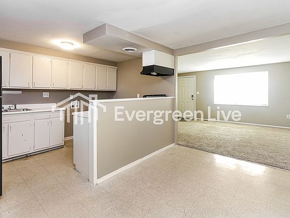 4th image of 2025 Rockford Rd