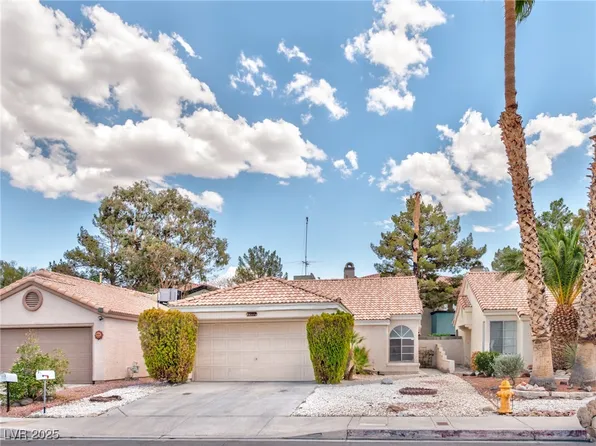 7102 Knoll View Dr, Las Vegas, NV 89119