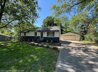 5458 Vincent Ave, Waterford, MI 48327