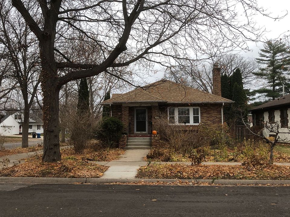 1st image of 245 11th Ave N