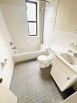 5th image of 786 E 152nd St APT 14