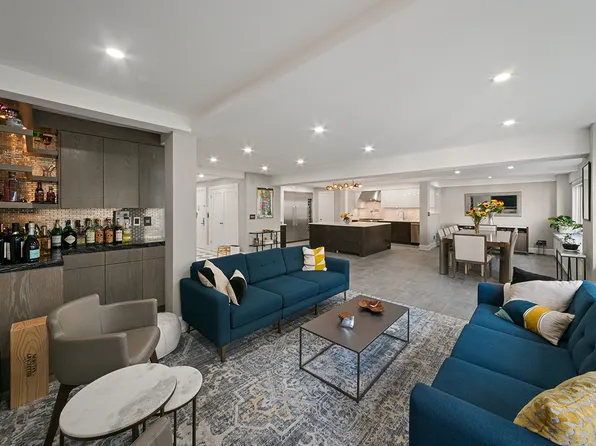 240 East 55th Street image 7 of 19