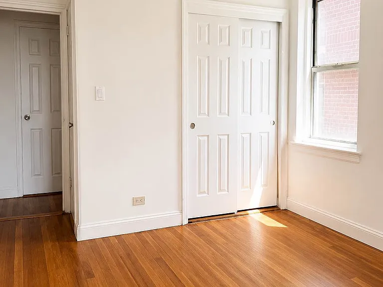 3206 Fairfield Ave #7J — Photo 4