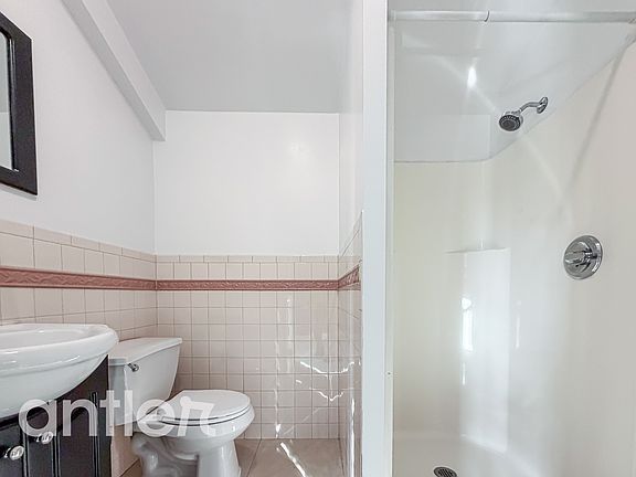 5th image of 5936 Willoughby Ave #P5935