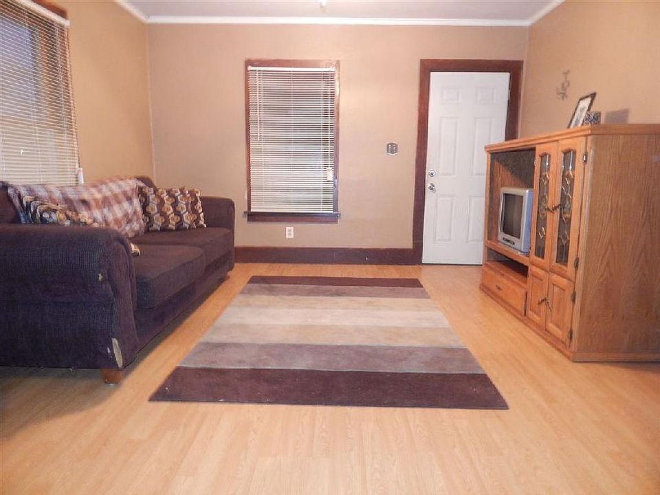 1st image of 2905 Lawndale Ave