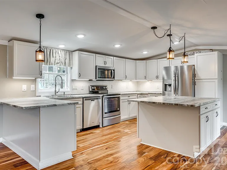 7274 Charlotte Hwy — Photo 7