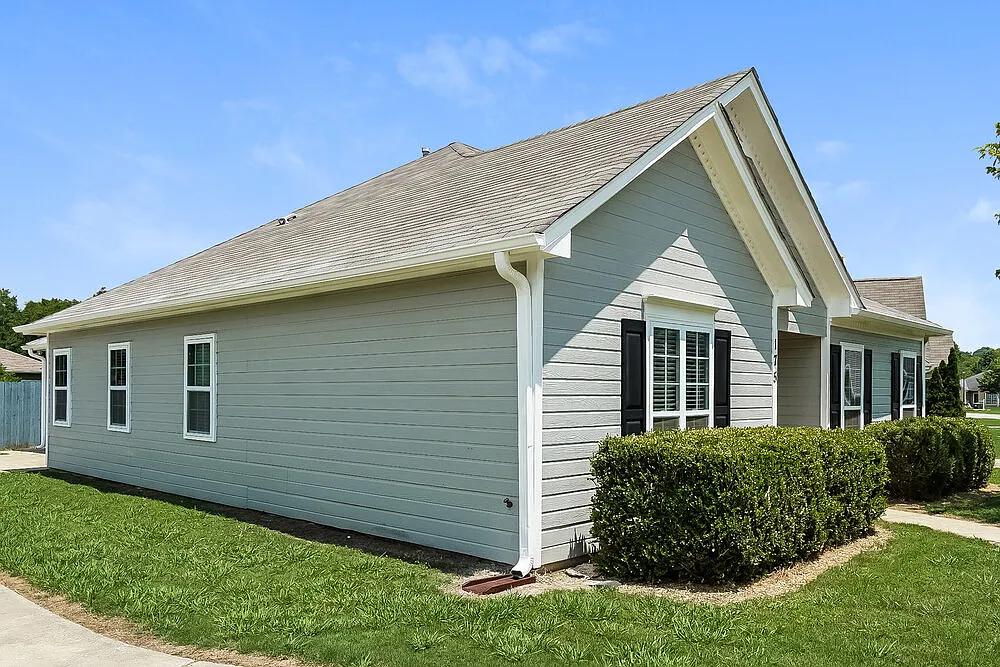 3 bed, 2.0 bath, 1420 sqft, $1,850 — Photo 3