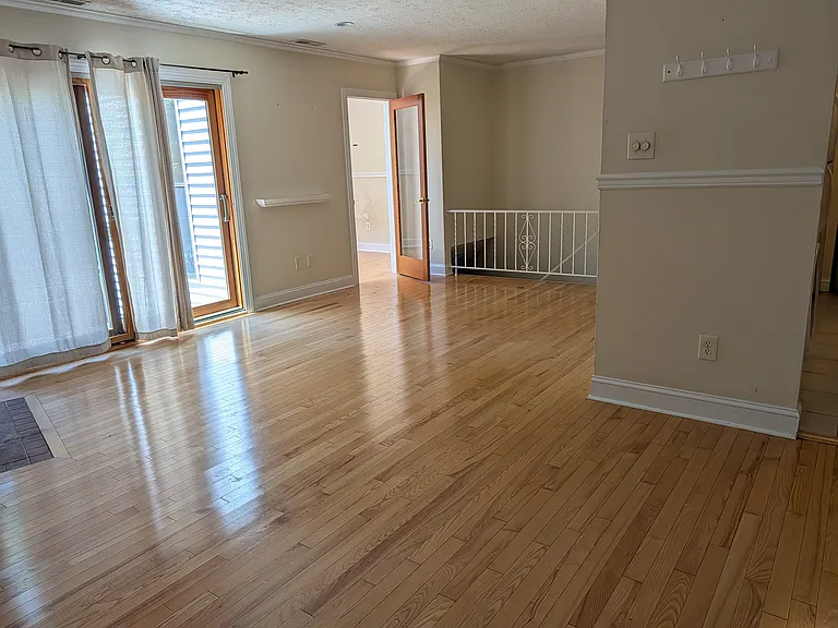 23 Siegtown Rd #7F — Photo 5