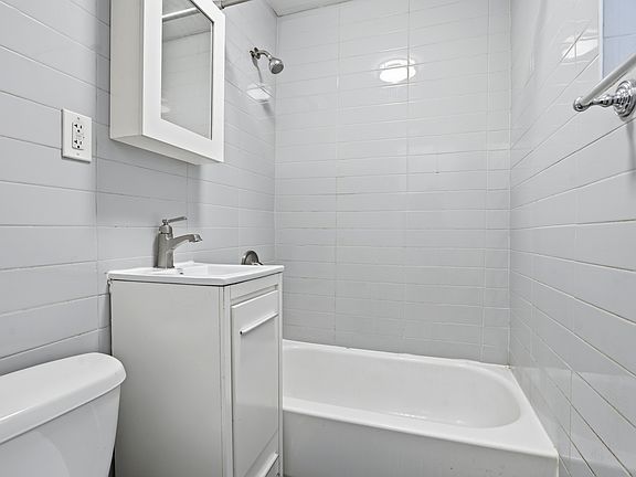 5th image of 206 E 81st St #6J