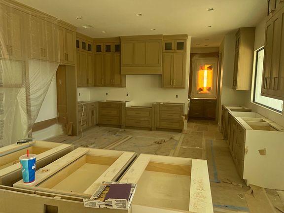 5th image of 2600 E Rosedale Dr