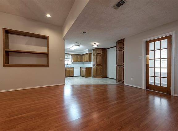 4th image of 1309 Pamela Dr