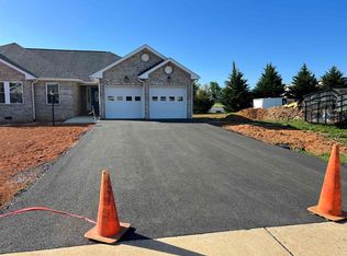 18 Meriwether Cir, Stuarts Draft, VA 24477