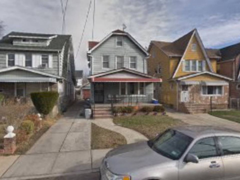 1st image of 11135 202nd St
