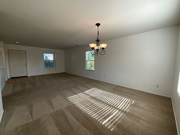 4th image of 38330 Mariner Ct