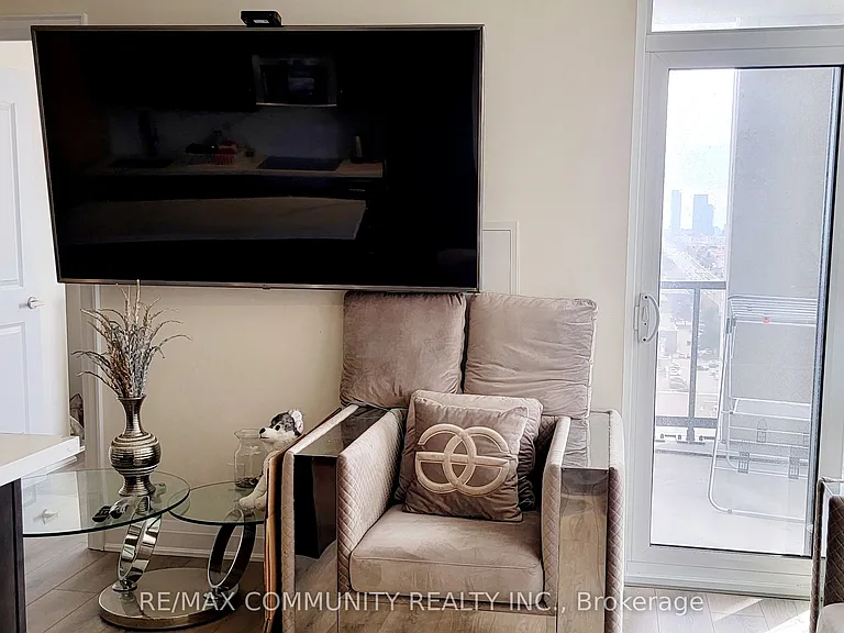 9075 Jane St #1708 — Photo 10