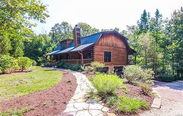 Welcome to 8 Whippoorwill Court, Defiance Missouri.....