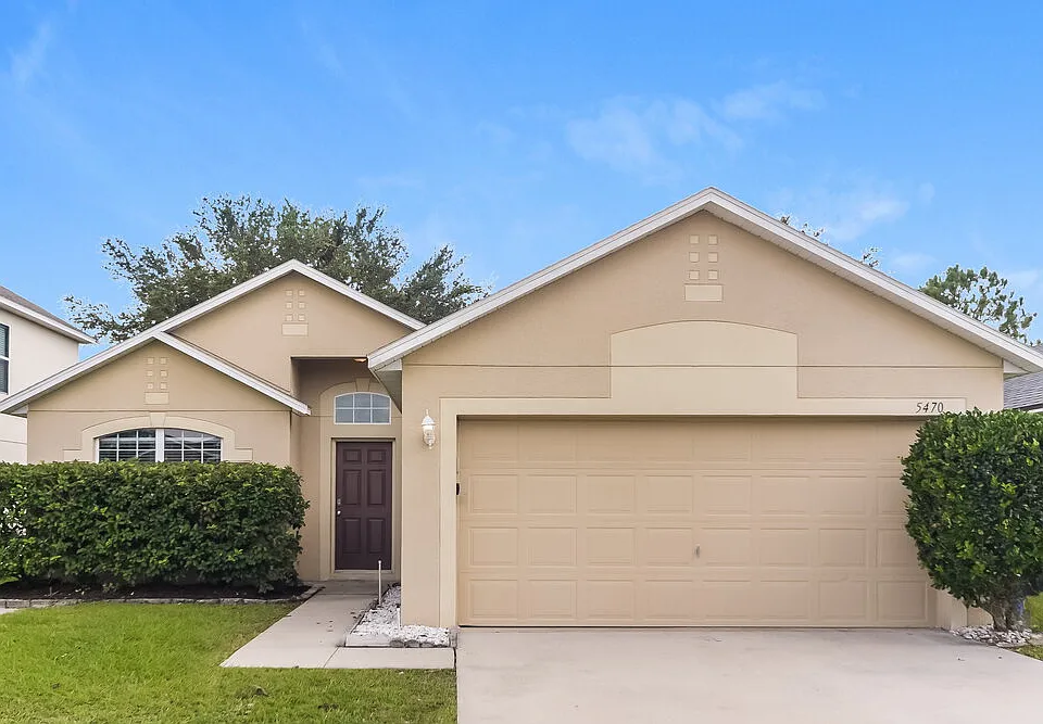 5470 Silver Thistle Ln