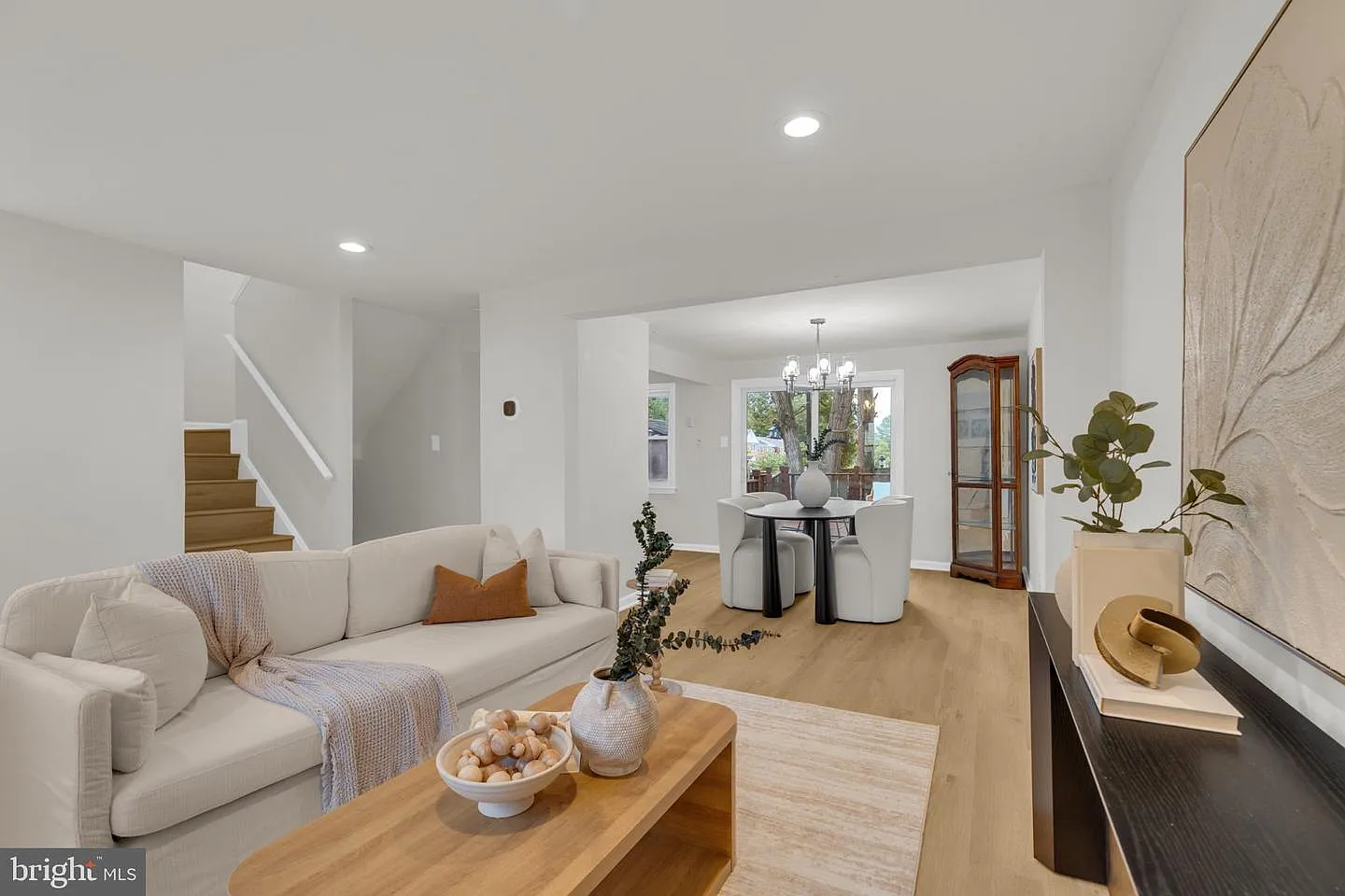 3 bed, 1456 sqft, $3,000 — Photo 2