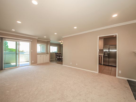4th image of 2444 E Del Mar Blvd Unit 310