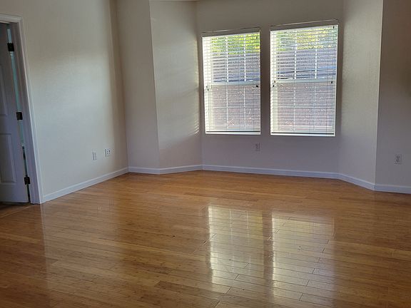 4th image of 2214 13th St #2