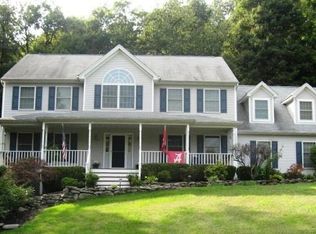 3 Blossom Ter, Salisbury Mills, NY 12577