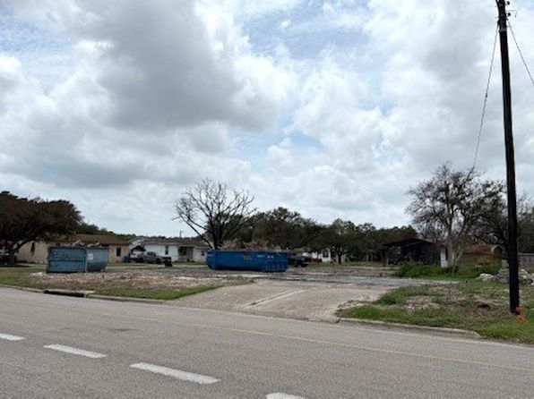 801 Hamilton St, Sinton, TX 78387