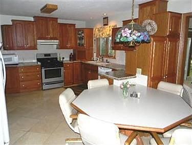 2nd image of 1749 Airpark Dr