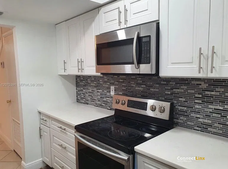 3 bed, 2.0 bath, 1330 sqft, $2,850 — Photo 1