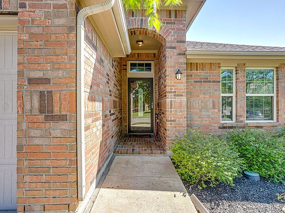 5th image of 377 Coral Vine Ln