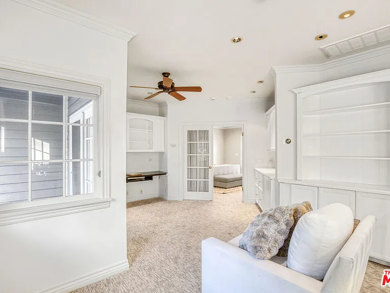 3690 Crownridge Dr — Photo 37