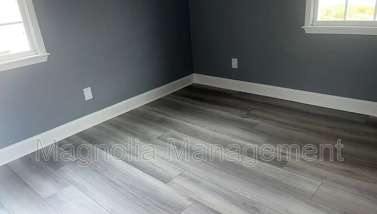 943 Patton Cir — Photo 2