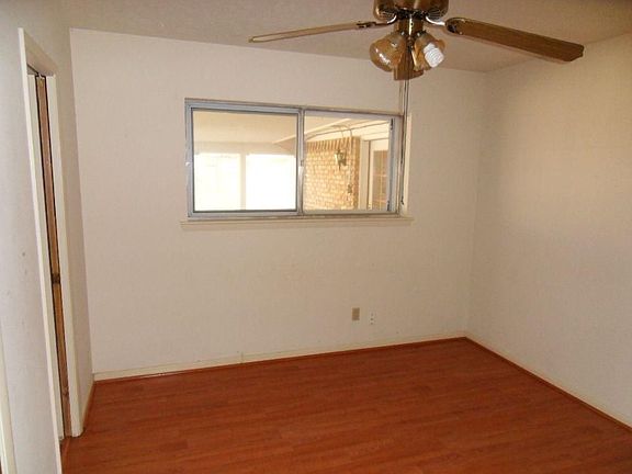 5th image of 1206 Lexington Dr