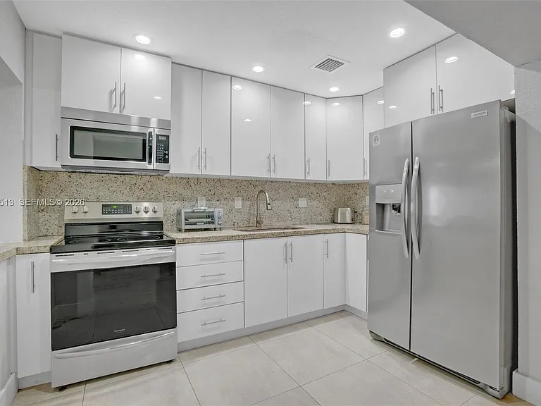 862 W 79th St #0 — Photo 13