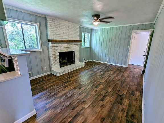 3rd image of 2035 Killian Hill Rd SW